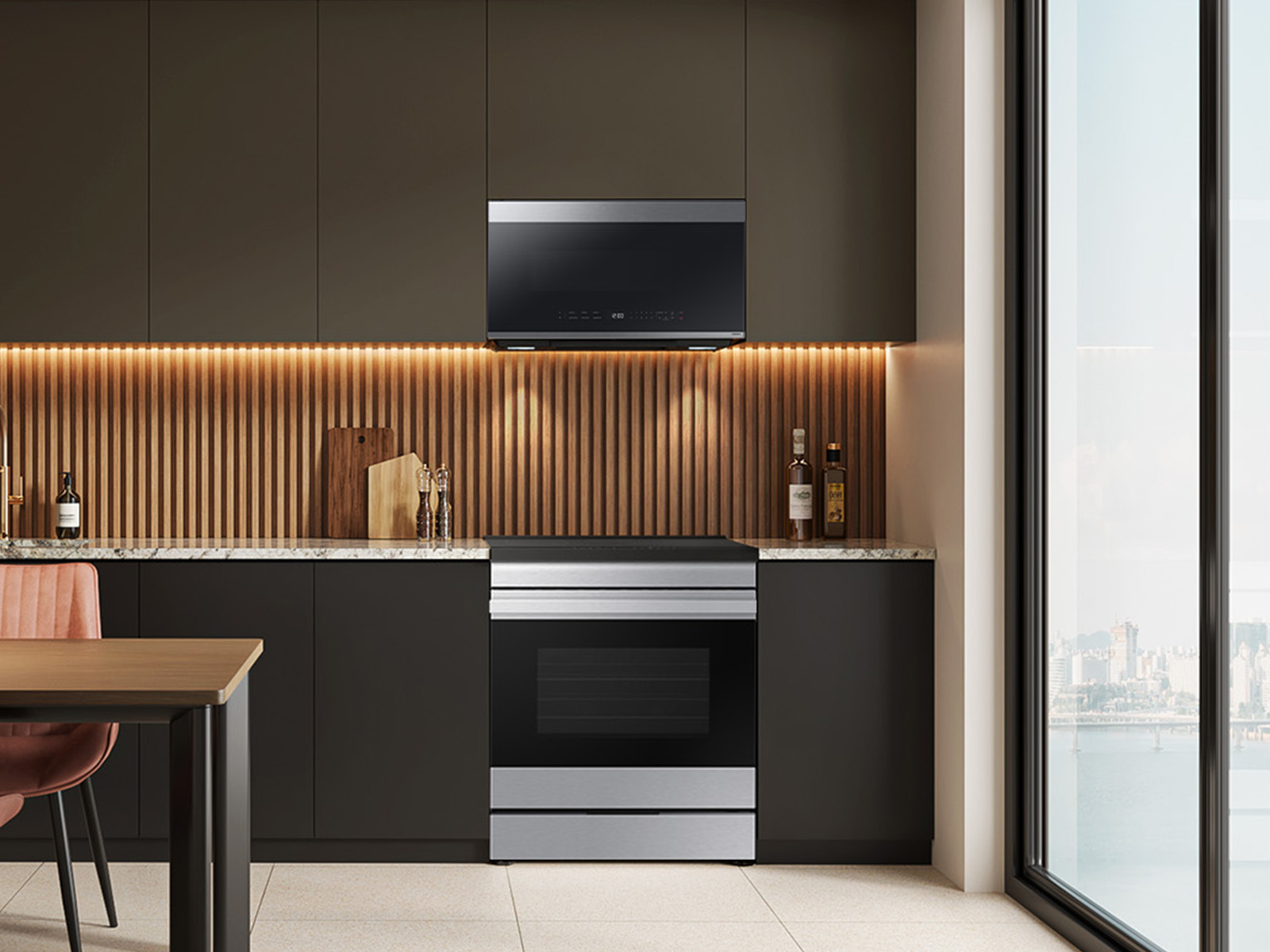 SamsungUS/home/home-appliances/microwave/pdp/me21dg6500sraa/gallery/ME21DG6500SR_04_Stainless_NSI6DG9500SR_SCOM.jpg